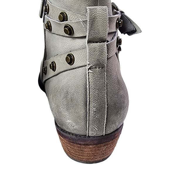 Halogen Gray Distressed Leather Studded Ankle Booties 10M Western Rustic Cabin - Picture 6 of 7
